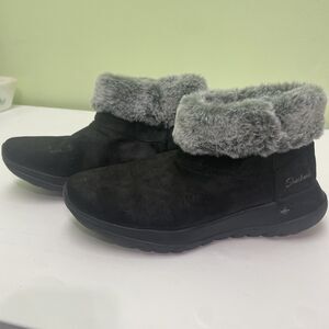 SKECHERS Womens Black Ankle Booties Size 8 Shoes Air Cooled GOGA Mat